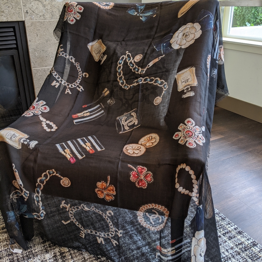 Chanel Cashmere shawl classic accessory
